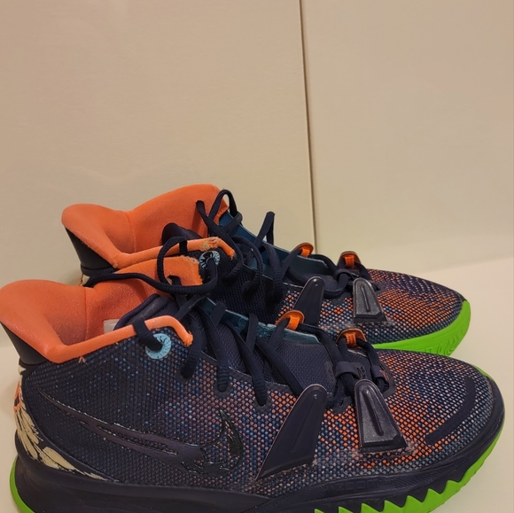 Nike Kyrie midnight navy color men sneakers size 9 - Picture 9 of 9